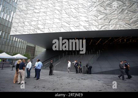 New York City, NY, USA. 13 settembre 2023. Visita il Perelman Performing Arts Center a Lower Manhattan, New York, il 13 settembre 2023. Il centro delle arti dello spettacolo, costruito al Ground zero a Lower Manhattan, dovrebbe aprire il 19 settembre 2023, con il primo di cinque concerti incentrati sul tema del rifugio. (Immagine di credito: © William Volcov/ZUMA Press Wire) SOLO USO EDITORIALE! Non per USO commerciale! Foto Stock