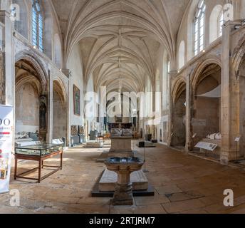 Nancy, Francia - 09 02 2023: Vista la navata della Chiesa dei Cordelieri di Nancy Foto Stock