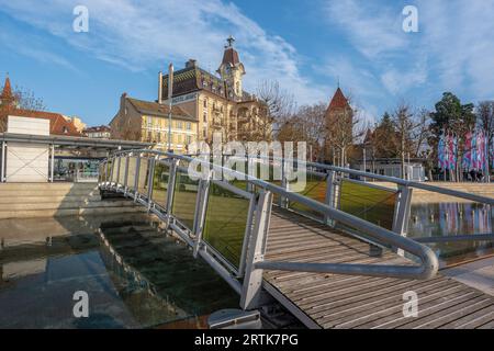 Place de la Navigation Square e Hotel Aulac Building - Losanna, Svizzera Foto Stock