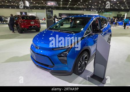 Detroit, Michigan, USA. 13 settembre 2023. L'auto elettrica Chevrolet Bolt in dispolay al North American International Auto Show. Crediti: Jim West/Alamy Live News Foto Stock