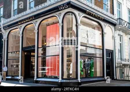 The Givenchy Luxury Fashion Store, New Bond Street, Londra, Regno Unito. Foto Stock