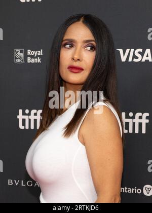 Toronto, Canada. 13 settembre 2023. TORONTO, ONTARIO - 13 SETTEMBRE: Salma Hayek partecipa alla premiere "El Sabor de la Navidad" durante il Toronto International Film Festival 2023 al Royal Alexandra Theatre il 13 settembre 2023 a Toronto, Ontario. Foto: PICJER/imageSPACE/Sipa USA credito: SIPA USA/Alamy Live News Foto Stock