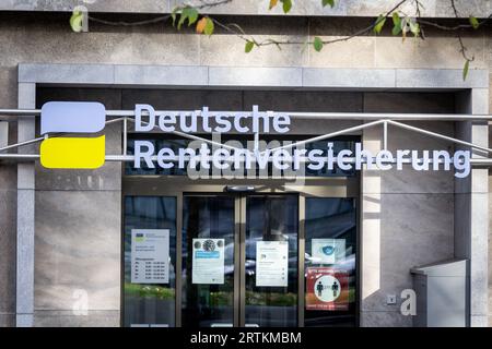 Immagine di un cartello con il logo della Deutsche Rentenversicherung a Dortmund, Germania. L'assicurazione pensioni tedesca (DRV) è la totalità del carr 16 Foto Stock