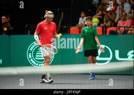 Valencia, Spagna. 13 settembre 2023. Alejandro Davidovich Fokina in azione durante la COPPA DAVIS al Pabellon Municipal de Fuente San Luis. Credito: SOPA Images Limited/Alamy Live News Foto Stock