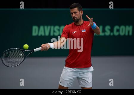 Valencia, Spagna. 13 settembre 2023. Il serbo Novak Djokovic prende parte all'allenamento prima della sua partita tra Serbia e Spagna al torneo di tennis delle finali di Coppa Davis a Valencia, in Spagna, il 13 settembre 2023. Crediti: Str/Xinhua/Alamy Live News Foto Stock