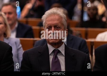 Michael Douglas partecipa all'apertura dell'evento stampa del Perelman Performing Arts Center e al taglio del nastro a New York il 13 settembre 2023 Foto Stock
