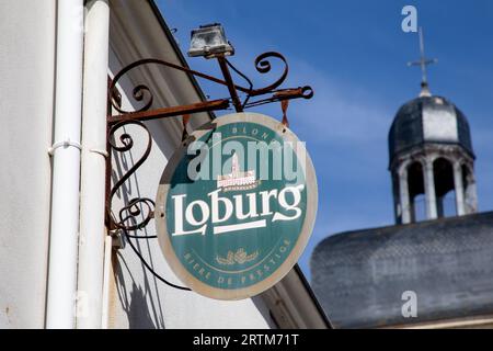 Bordeaux , Francia - 09 12 2023 : loburg, marchio di birra belga e cartello di testo sulla parete del ristorante, pub, bar, facciata belgio Foto Stock