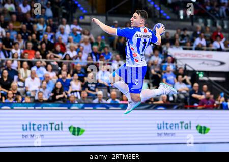 Stoccarda, Germania. 1 settembre 2023. Pallamano: Bundesliga, TVB Stoccarda - Füchse Berlin, Porsche Arena. Egon Hanusz di Stoccarda in azione. Credito: Tom Weller/dpa/Alamy Live News Foto Stock