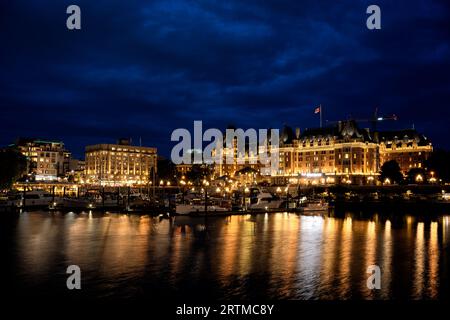 Una vista notturna del Victoria Inner Harbour a Victoria, British Columbia, Canada Foto Stock