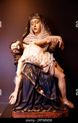 Il Museo di Porto Misericordia. Pietà. Scultura dalla Cappella Mortuaria dell'ospedale di Dom Lopo. Porto. Portogallo. Foto Stock