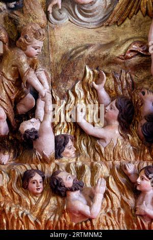 Il giudizio universale. Rappresentazione dell'inferno e della dannazione. Scuplture. Cattedrale di Braga se. Braga. Portogallo. Foto Stock