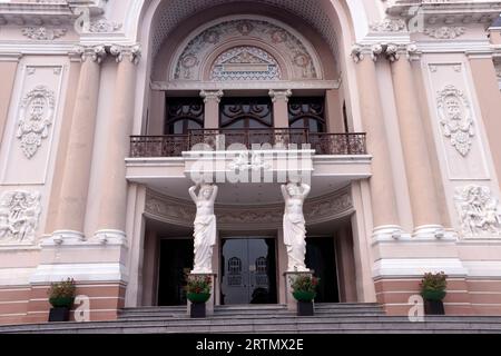 Dong Khoi Street. Distretto 1. La storica Saigon Opera House (Teatro Municipale). Ho chi Minh. Vietnam. Foto Stock