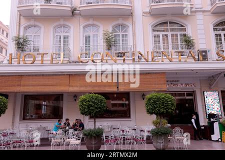 Dong Khoi Street. Distretto 1. Lo storico hotel Continental. Ho chi Minh. Vietnam. Foto Stock