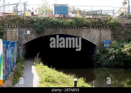 Curzon Street Tunnel, Digbeth Branch Canal, Birmingham, Regno Unito Foto Stock