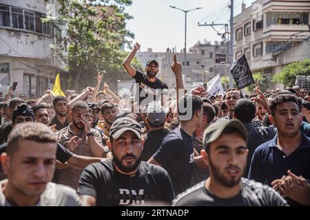 Gaza, Gaza, Palestina. 14 settembre 2023. I palestinesi piangono il corpo del martire Mohammed Qaddum nel quartiere di Shujaiya (immagine di credito: © Saher Alghorra/ZUMA Press Wire) SOLO USO EDITORIALE! Non per USO commerciale! Foto Stock