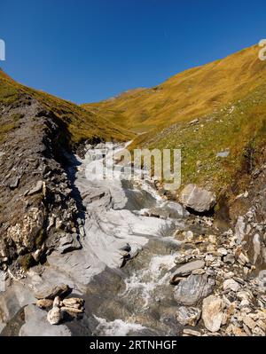 AUA Diesrut Mountain creek vicino a Puzzatsch, Vrin, Surselva Foto Stock