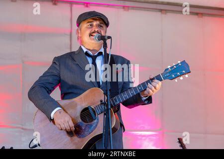 Peter Pete Doherty, britischer Rockmusiker und Frontmann der Indie-Rock-Bands Babyshambles und the Libertines, Live zu Eröffnung der Ausstellung Beyond Fame die Kunst der Stars im NRW-Forum Düsseldorf *** Peter Pete Doherty, musicista rock britannico e frontman delle band indie rock Babyshambles e The Libertines, Live all'inaugurazione della mostra Beyond Fame The Art of Stars al NRW Forum Düsseldorf Foto Stock