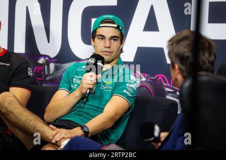 Singapore, Singapour. 14 settembre 2023. WALK Lance (CAN), Aston Martin F1 Team AMR23, ritratto durante il Gran Premio di Formula 1 Singapore Airlines 2023, 15° round del Campionato del mondo di Formula 1 2023 dal 15 al 17 settembre 2023 sul circuito di Marina Bay Street, a Singapore - foto Florent Gooden/DPPI credito: DPPI Media/Alamy Live News Credit: DPPI Media/Alamy Live News Foto Stock