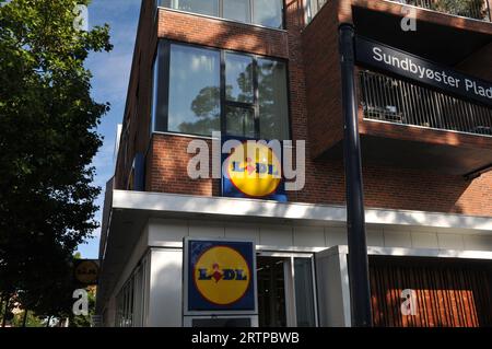 14 settembre 2023/ catena di negozi di alimentari Deutsche Lidl a Herlev, capitale danese, Copenaghen, Danimarca. (Foto: Francis Joseph Dean/Dean Pictures) Foto Stock