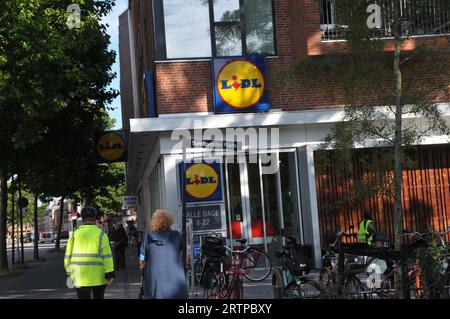 14 settembre 2023/ catena di negozi di alimentari Deutsche Lidl a Herlev, capitale danese, Copenaghen, Danimarca. (Foto: Francis Joseph Dean/Dean Pictures) Foto Stock