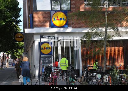 14 settembre 2023/ catena di negozi di alimentari Deutsche Lidl a Herlev, capitale danese, Copenaghen, Danimarca. (Foto: Francis Joseph Dean/Dean Pictures) Foto Stock