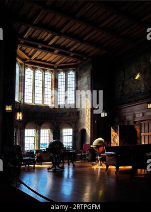 L'interno del castello di Bamburgh sulla costa del Northumberland Foto Stock