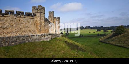 Castello di Alnwick, la casa di Harry Potter nel Northumberland, in Inghilterra Foto Stock