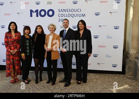 Potsdam, Germania, 14 settembre 2023, (l-r) Jasmin Tabatabai, Mersedeh Shahinkar, Shima Babaei, Ursula von der Leyen, Mike Schubert, Düzen Tekkal partecipa all'M100 Media Award al movimento iraniano "donne, vita, libertà" nell'Orangerie a Park Sanssouci. Sven Sstruck/Alamy Live News Foto Stock