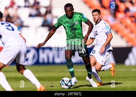 Mendoza, Argentina. 21 maggio 2023. Estadio Malvinas Argentinas Mendoza, Argentina - 21 maggio: Ibrahim Muhammad della Nigeria (C) controlla il pallone durante la partita del gruppo D della Coppa del mondo Under-20 Argentina 2023 tra Nigeria e Repubblica Dominicana all'Estadio Malvinas Argentinas il 21 maggio 2023 a Mendoza, Argentina. (Foto di SPP) (Eurasia Sport Images/SPP) credito: SPP Sport Press Photo. /Alamy Live News Foto Stock