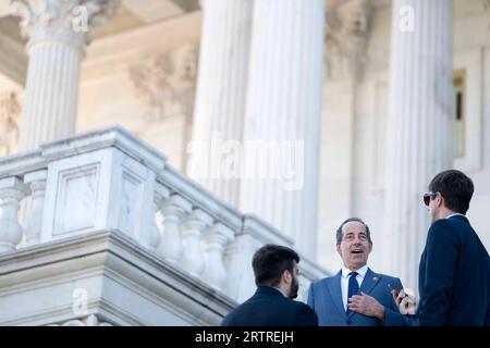 Washington, Stati Uniti. 14 settembre 2023. Il Rep. Jamie Raskin, D-MD, parla ai giornalisti fuori dalla camera dei rappresentanti dopo gli ultimi voti della settimana al Campidoglio degli Stati Uniti a Washington, DC, giovedì 14 settembre 2023. Foto di Bonnie Cash/UPI credito: UPI/Alamy Live News Foto Stock