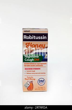 Robitussin la tosse notturna DM Medicine, aroma di miele, contenente soppressore della tosse e antistaminico. Foto Stock