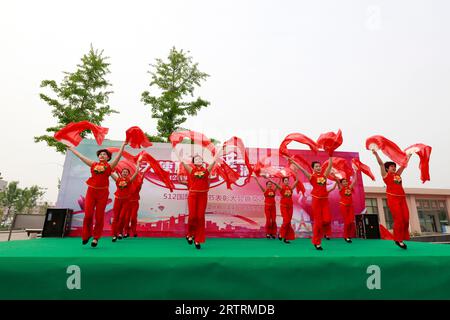 Contea di Luannan - 11 maggio 2018: Spettacolo di danza sul palco, Contea di Luannan, Hebei, Cina Foto Stock