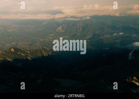 Vista sulla splendida montagna di Canigo. Francia Pirenei. Foto di alta qualità Foto Stock