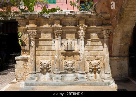 Fontana di Rimondi nel centro storico di Rethymno, Creta, Grecia Foto Stock