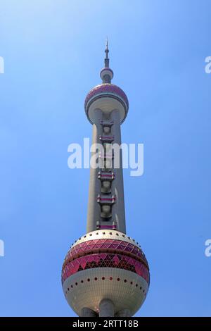 Shanghai, Cina - 1 giugno 2018: Paesaggio architettonico della Oriental Pearl TV Tower, Shanghai, Cina Foto Stock