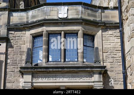 Ingresso, biblioteca universitaria, Palace Green, Durham, Inghilterra, Regno Unito Foto Stock