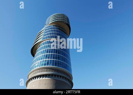 Exzenterhaus, alto edificio per uffici a forma di albero a camme, su un ex rifugio antiaereo, gli architetti Gerhard Spangenberg e Felix Partzsch Foto Stock