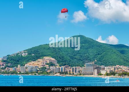 Lungomare del Mare Adriatico a Budva. Montenegro Foto Stock
