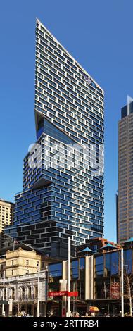 Sydney, architettura, AMP Quay Quarter Tower vista da Circular Quay, con Customs House e Governor Phillip Tower Foto Stock