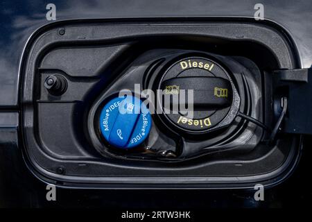 Errore di infusione di carburante AdBlue nel sistema adblue della vettura Foto Stock