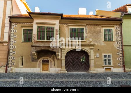 Casa barocca (con resti medievali), ricostruita dopo l'incendio nel 1676, Kolostor utca 5, Sopron, Ungheria Foto Stock