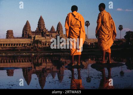 I monaci in Angkor Wat Foto Stock