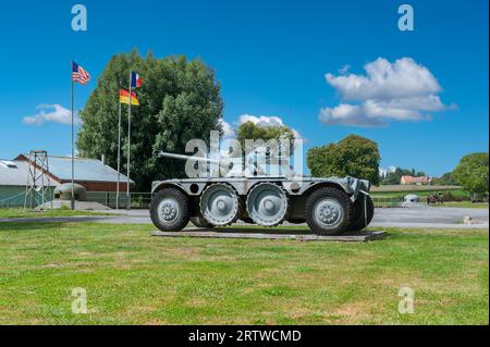 Mostra del carro armato da ricognizione EBR Panhard nel Musee de l'Abri, Hatten, Alsazia, Francia, Europa Foto Stock