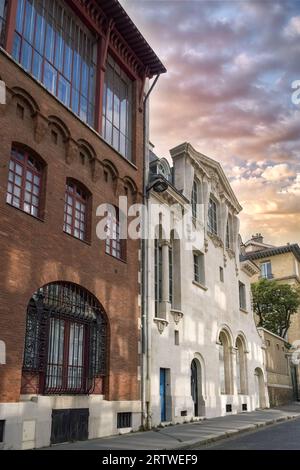 Parigi, edificio tipico Art Deco nel 14° arrondissement, bella facciata Foto Stock