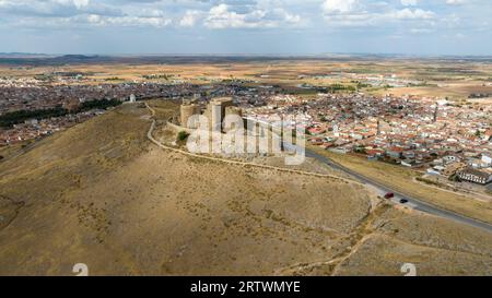 Vista del castello di la Muela nel comune di Consuegra, Spagna Foto Stock