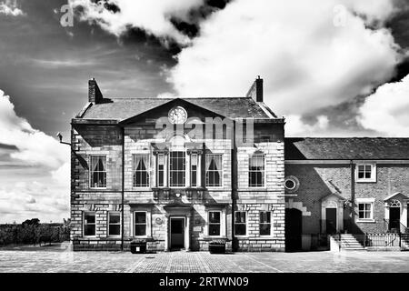 I vecchi edifici di spedizione della Stag Line ora il North Shields Registrars Office e gli edifici Howard Street Foto Stock