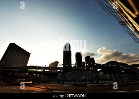 Singapore, Singapore. 15 settembre 2023. Lance Walk (CDN) Aston Martin F1 Team AMR23. 15.09.2023. Campionato del mondo di Formula 1, Rd 16, Gran Premio di Singapore, circuito di Marina Bay Street, Singapore, giornata di pratica. Il credito fotografico dovrebbe essere: XPB/Press Association Images. Credito: XPB Images Ltd/Alamy Live News Foto Stock