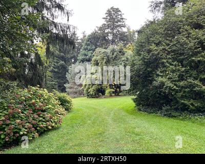 Giardini presso il Wave Hill Public Garden and Cultural Center Foto Stock