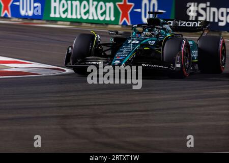 Circuito di Marina Bay Street, Singapore. 15 settembre 2023. 2023 Formula 1 Singapore Airlines Gran Premio di Singapore; giornata delle prove libere; numero 18 Aston Martin pilota Lance Walk durante le prove 2 credito: Action Plus Sports/Alamy Live News Foto Stock