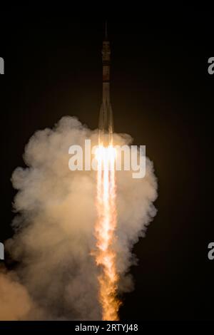 Baikonur, Kazakistan. 15 settembre 2023. Il razzo Soyuz viene lanciato con l'astronauta della NASA della Expedition 70 Loral o'Hara, e i cosmonauti Roscosmos Oleg Kononenko e Nikolai Chub, venerdì 15 settembre 2023, al cosmodromo di Baikonur in Kazakistan. Foto NASA di Bill Ingalls/UPI credito: UPI/Alamy Live News Foto Stock